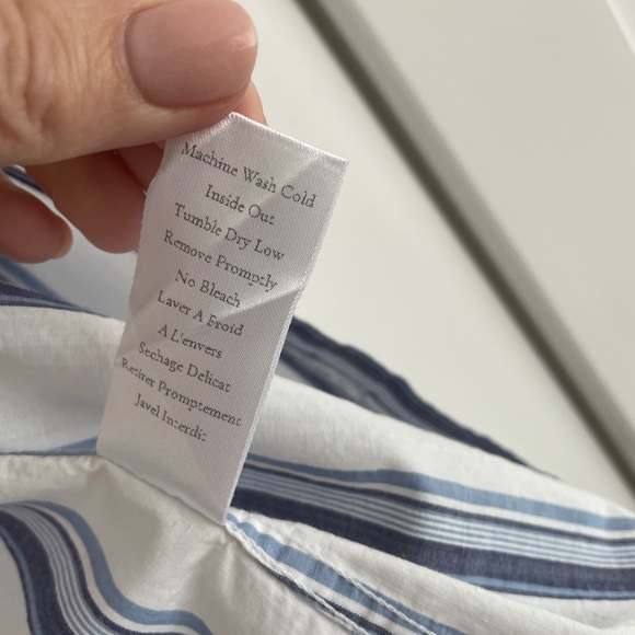 Like New Frank & Eileen Barry Striped Button Down Shirt. Medium - Picture 4 of 10